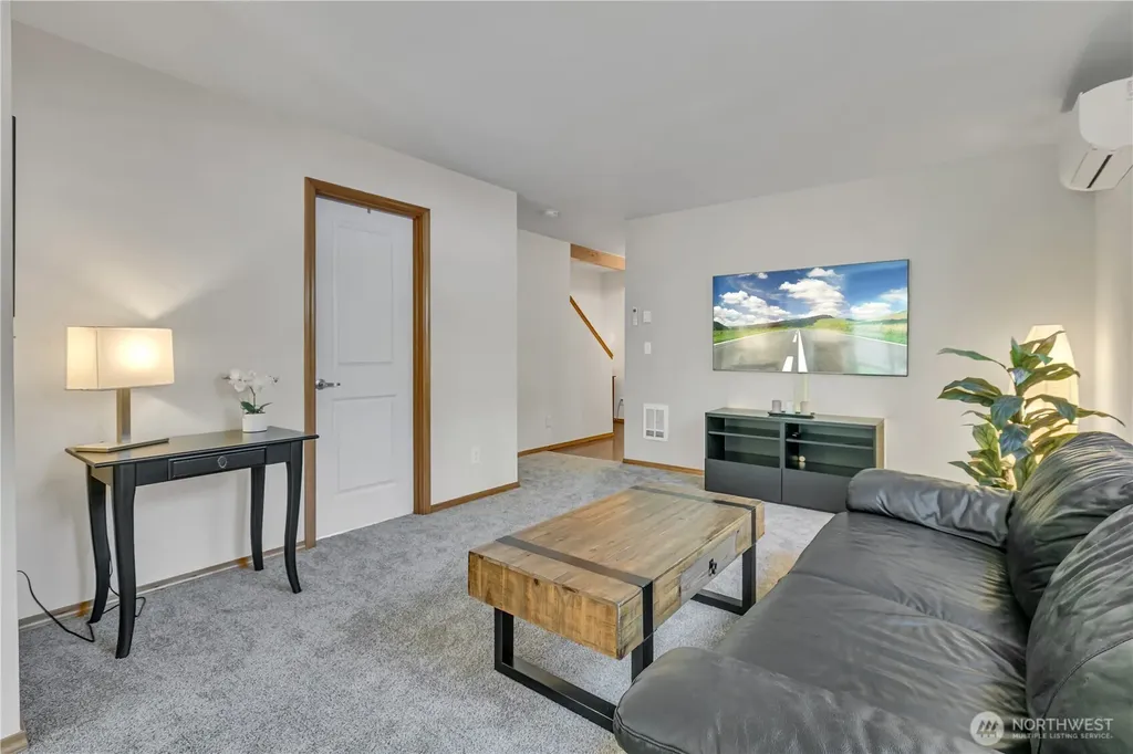22224 Lydia Way NE Poulsbo WA 98370