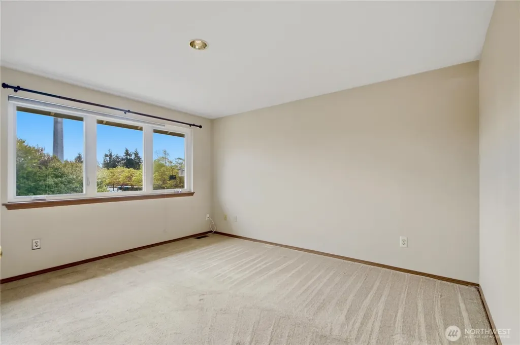12402 107th Place NE Kirkland WA 98034