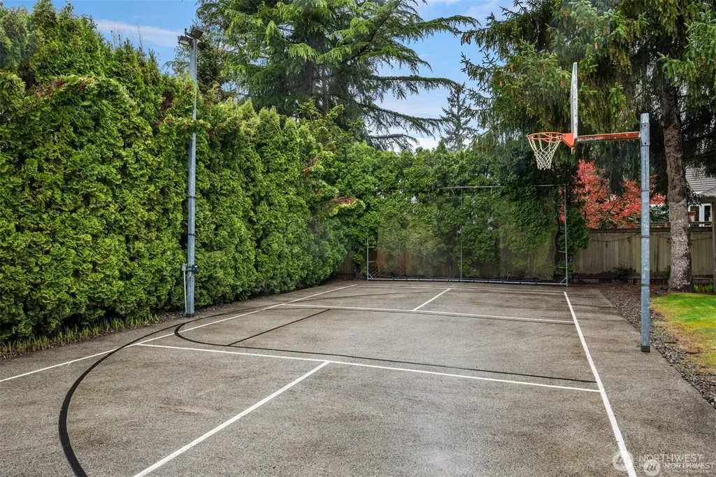 17206 SE 46th Street Bellevue WA 98006