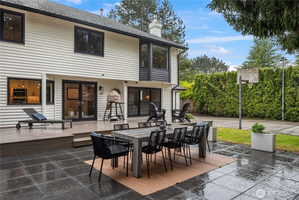 17206 SE 46th Street Bellevue WA 98006