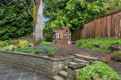 17206 SE 46th Street Bellevue WA 98006