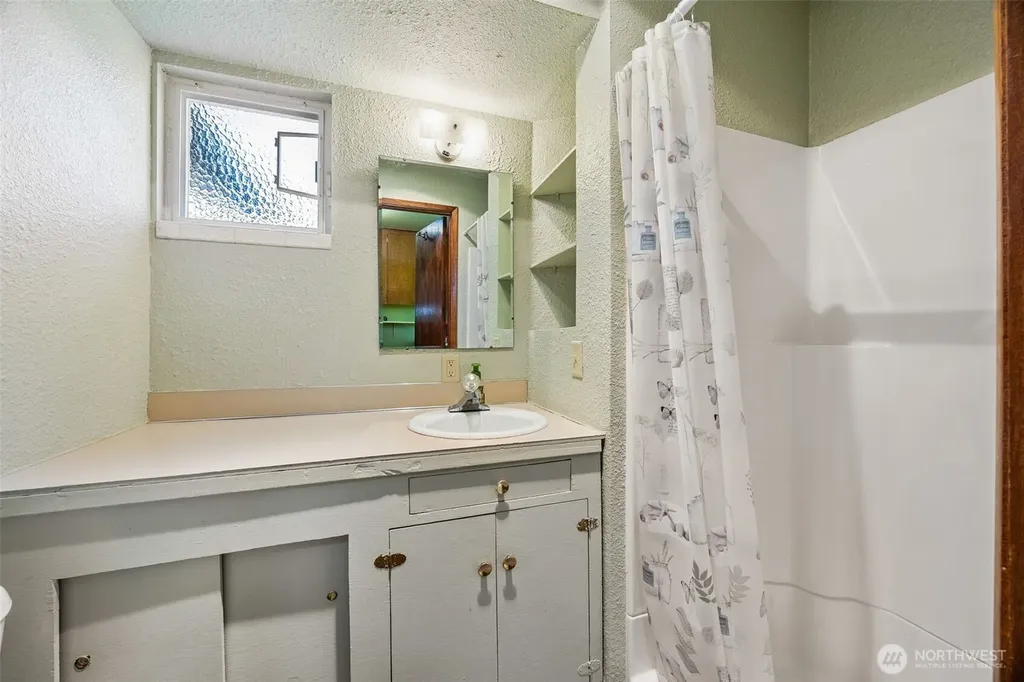 3311 Crystal Springs Road W University Place WA 98466