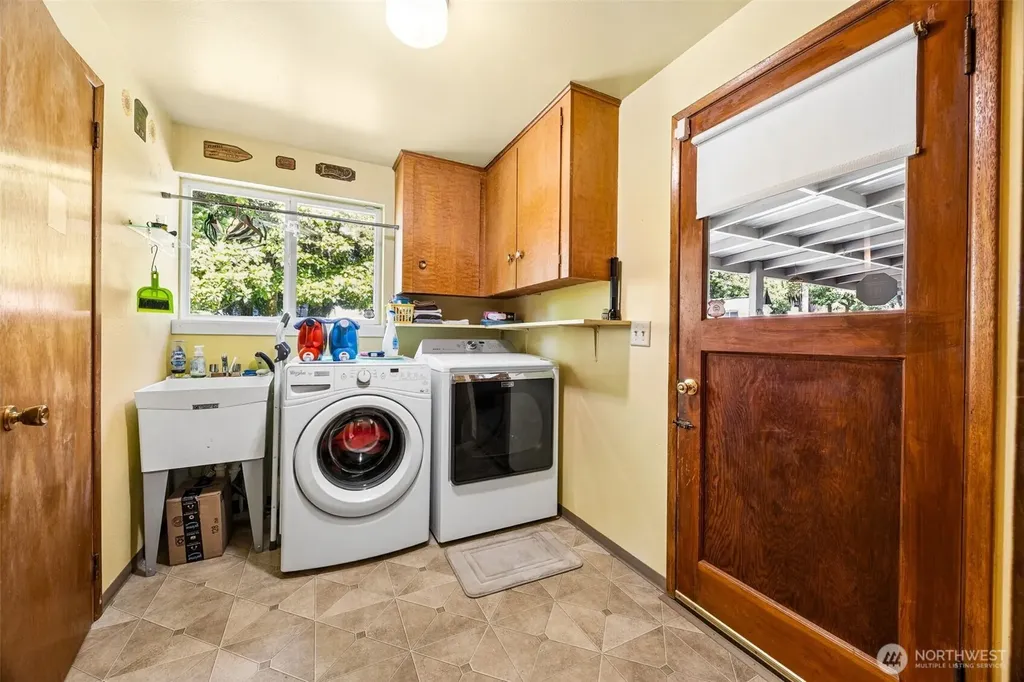 3311 Crystal Springs Road W University Place WA 98466