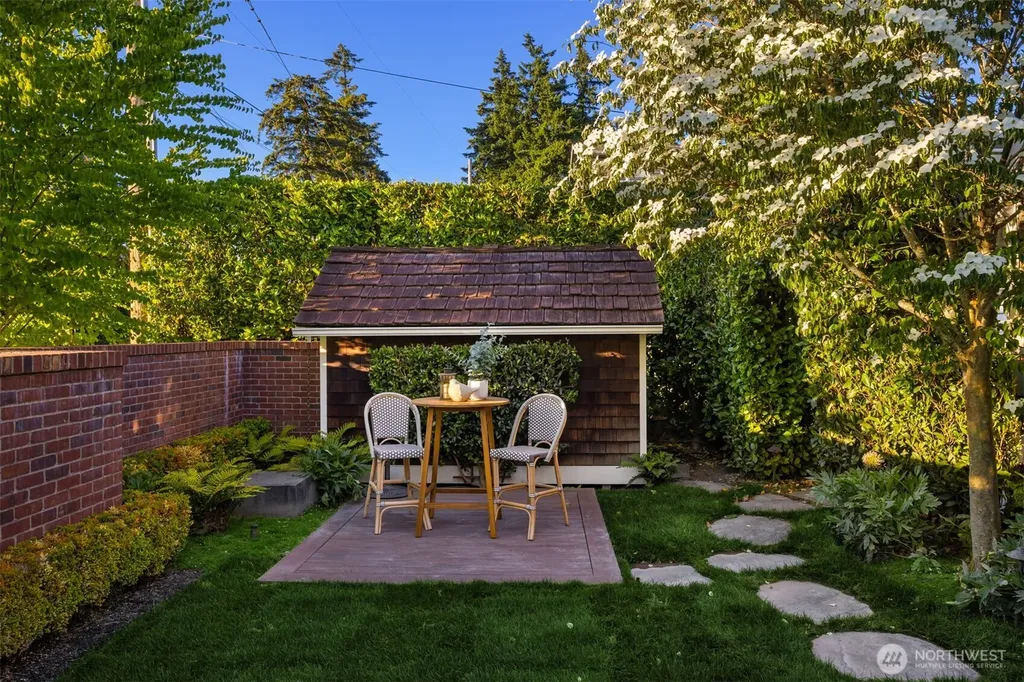 1010 6th Street W Kirkland WA 98033