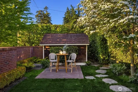 1010 6th Street W Kirkland WA 98033