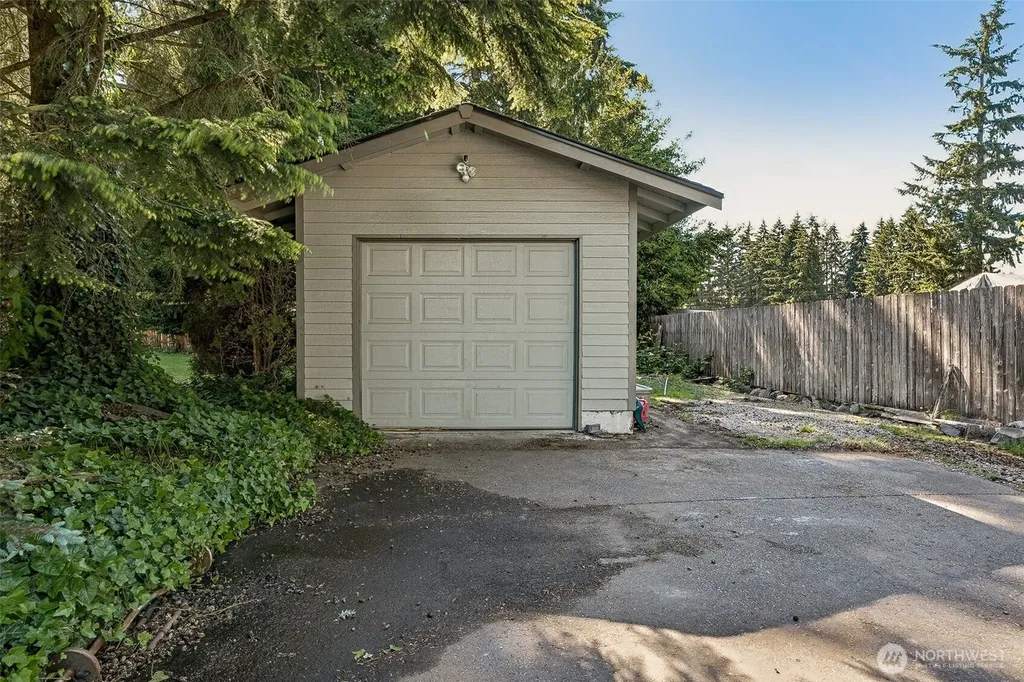 7624 52nd Avenue E Tacoma WA 98443