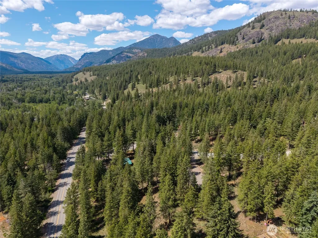 6 Homestead Road Winthrop WA 98862