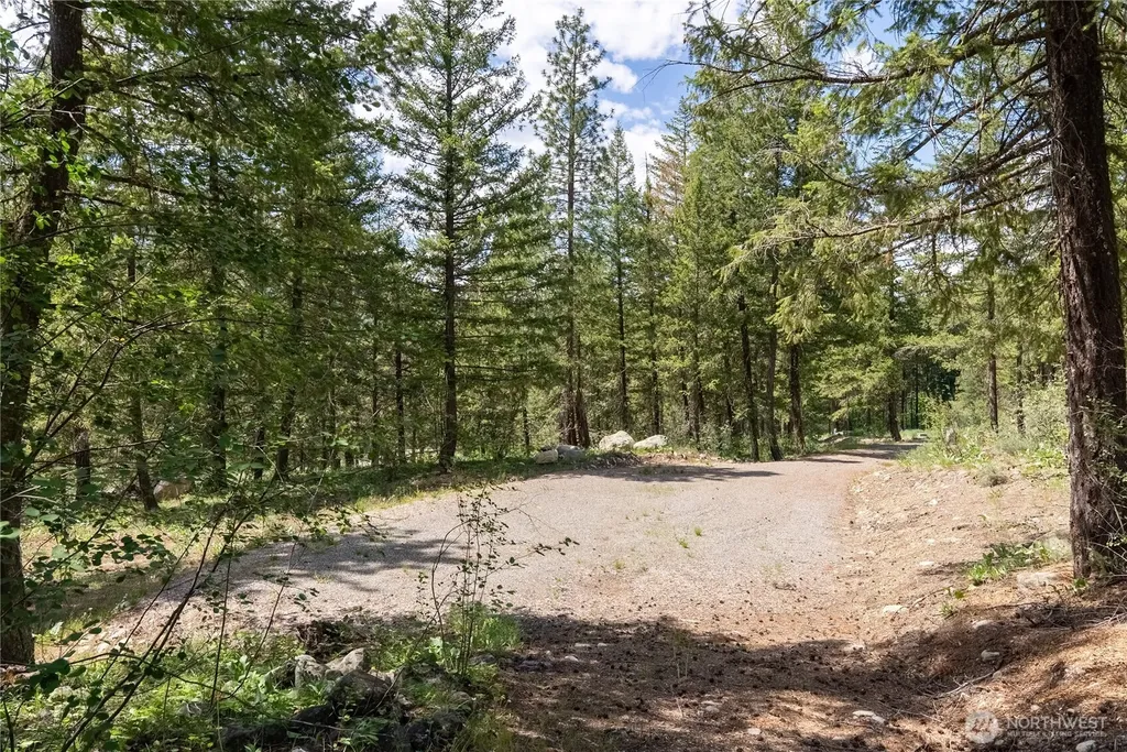 6 Homestead Road Winthrop WA 98862