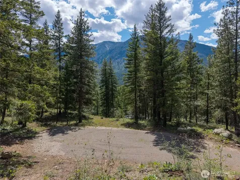 6 Homestead Road Winthrop WA 98862