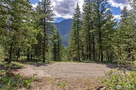 6 Homestead Road Winthrop WA 98862