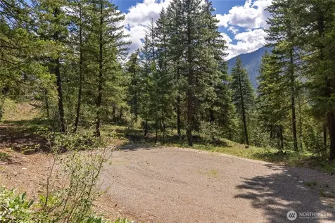 6 Homestead Road Winthrop WA 98862