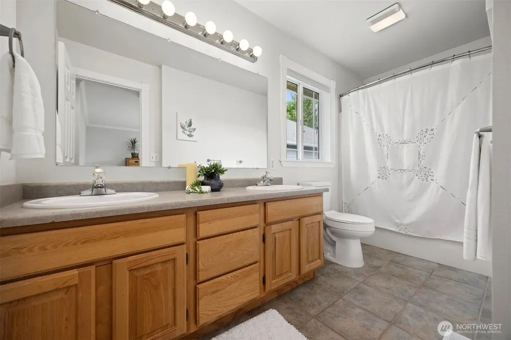 103 Woodfield Court Lynden WA 98264