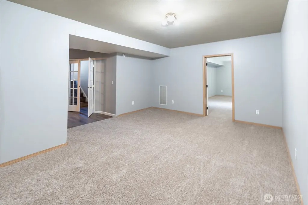 1230 30th Avenue Ct SW Puyallup WA 98373