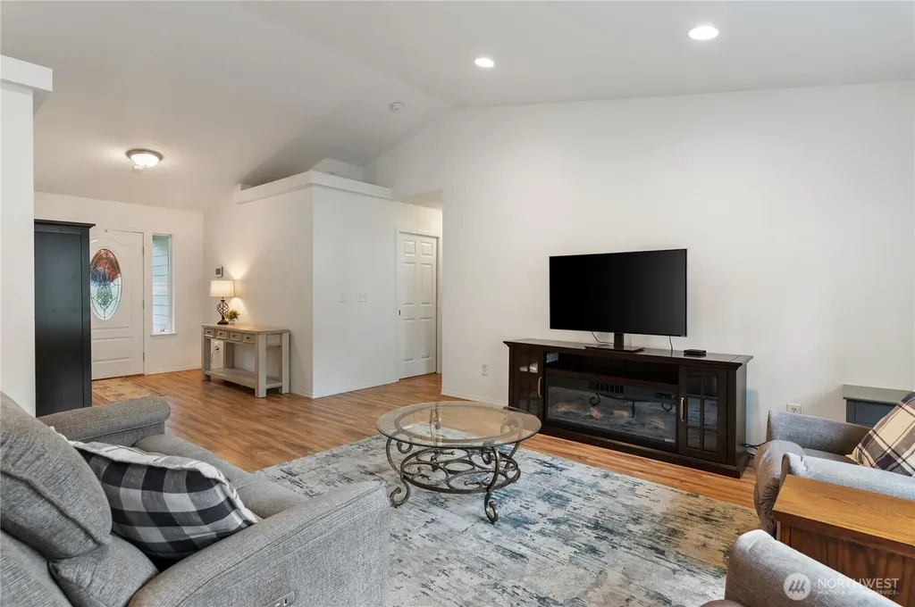 430 E Herron Drive Shelton WA 98584