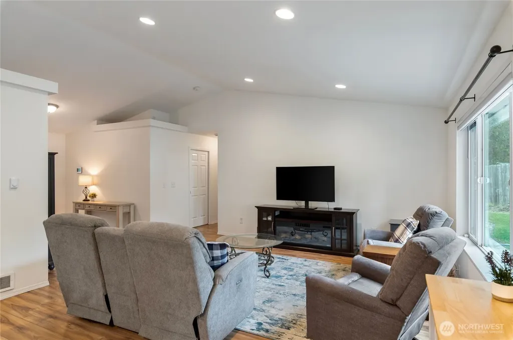 430 E Herron Drive Shelton WA 98584