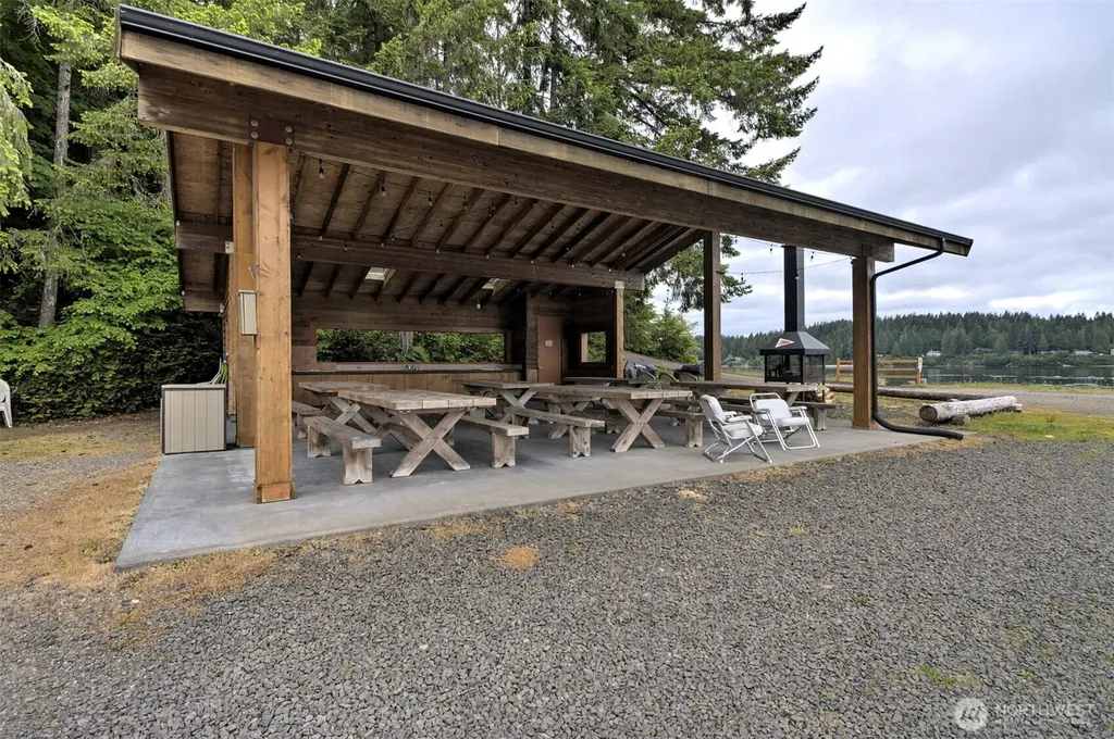 450 E Pointes Drive E Shelton WA 98584