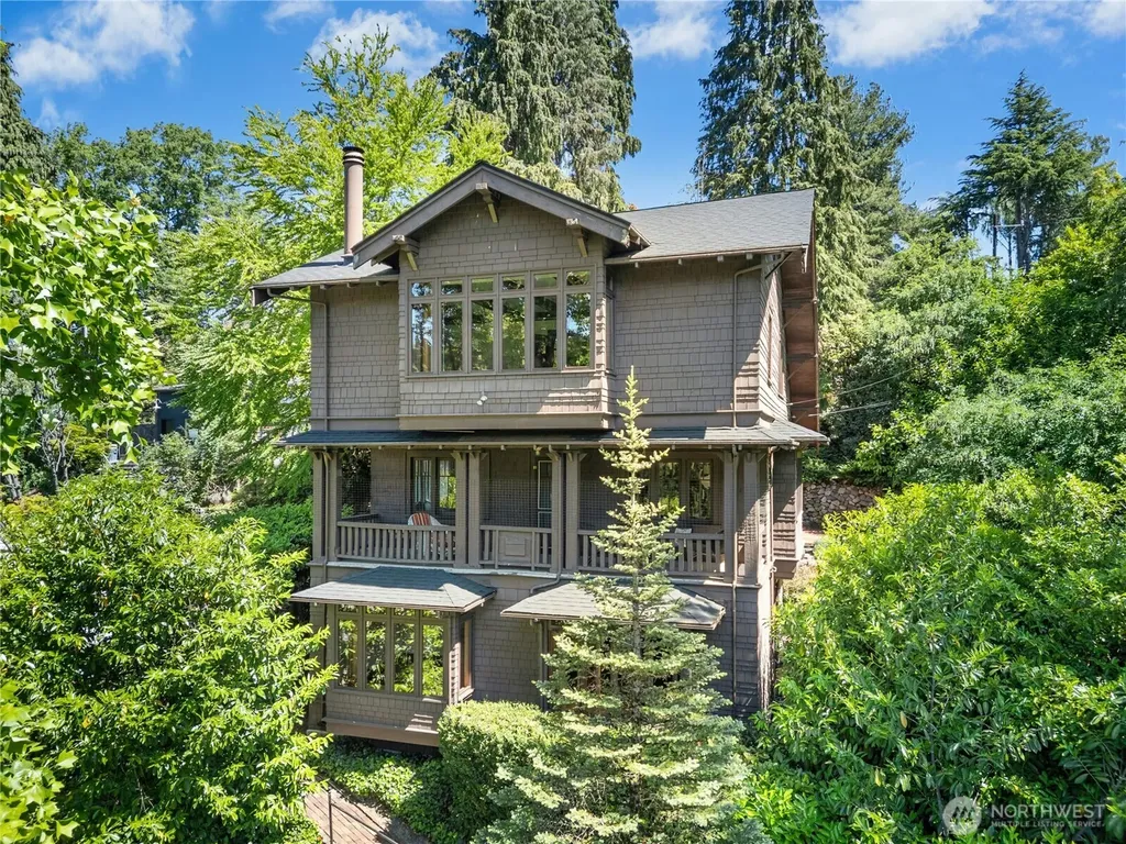 2077 E Howe Street Seattle WA 98112