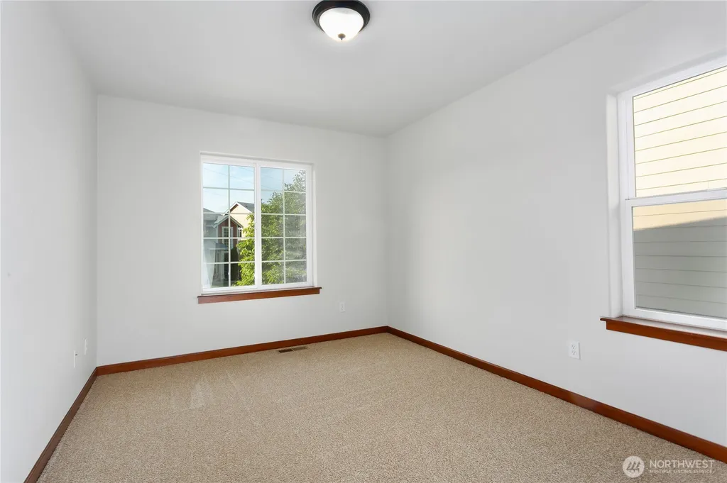 2306 43rd Avenue SE Puyallup WA 98374