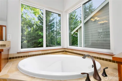 2306 43rd Avenue SE Puyallup WA 98374