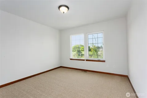 2306 43rd Avenue SE Puyallup WA 98374