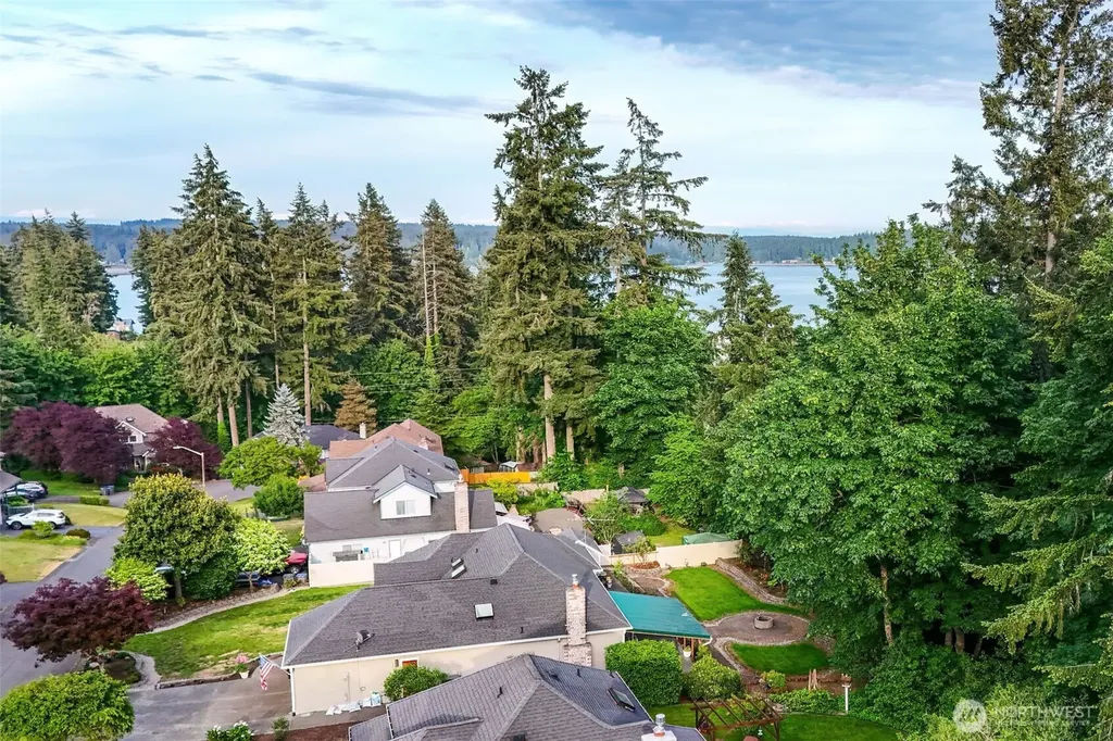 2031 NE Marina Vista Court Poulsbo WA 98370