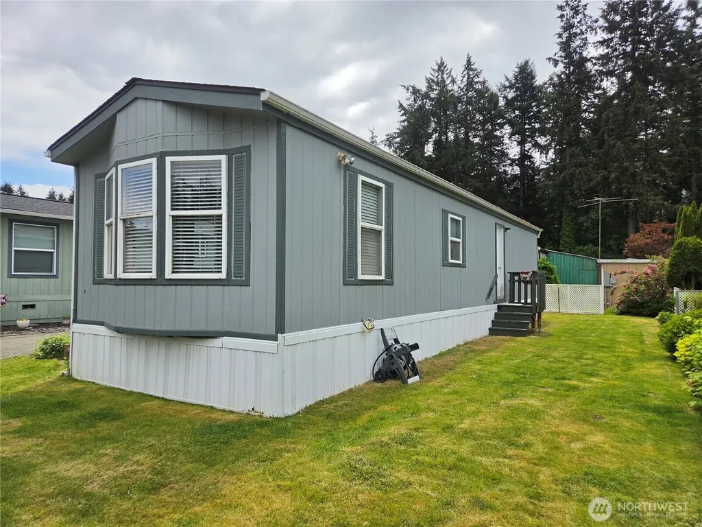 3702 Hunt Street NW Gig Harbor WA 98335