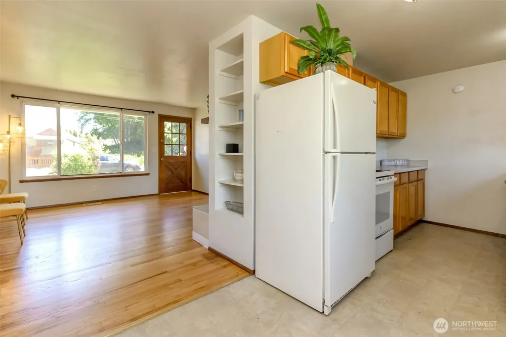 759 3rd Avenue N Kent WA 98032