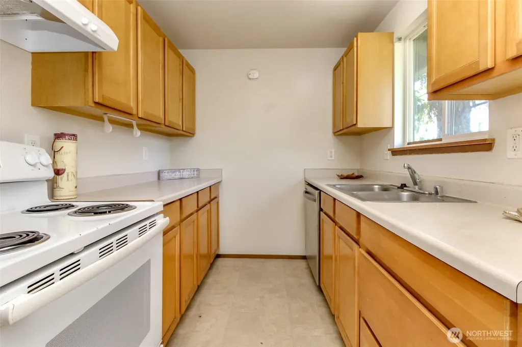759 3rd Avenue N Kent WA 98032