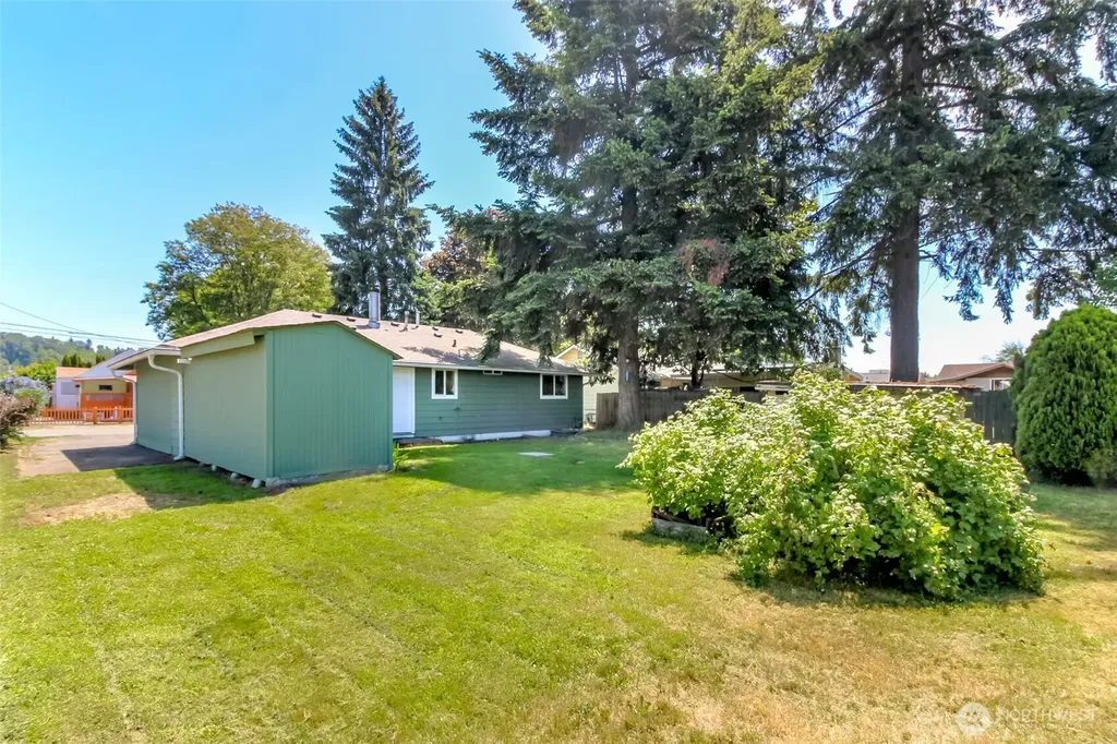 759 3rd Avenue N Kent WA 98032