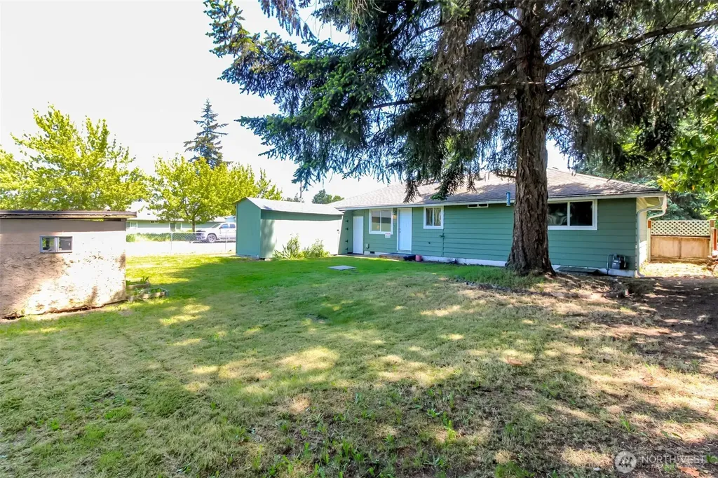 759 3rd Avenue N Kent WA 98032
