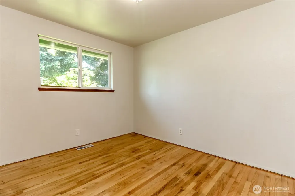 759 3rd Avenue N Kent WA 98032