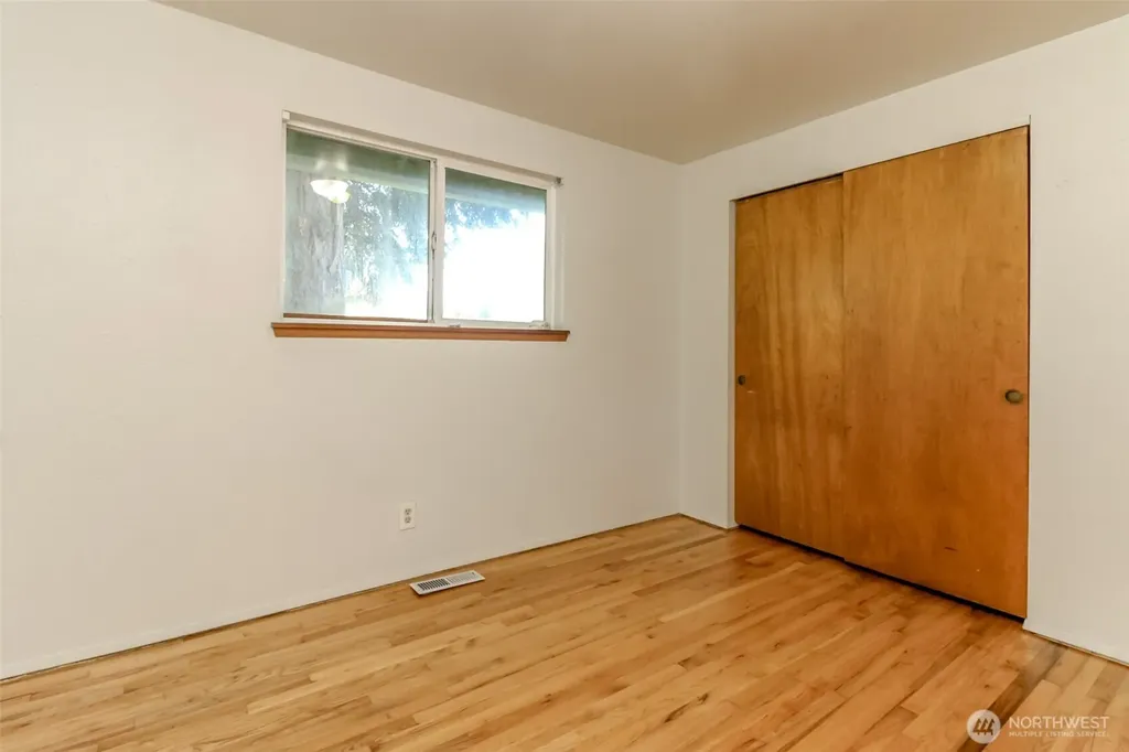 759 3rd Avenue N Kent WA 98032