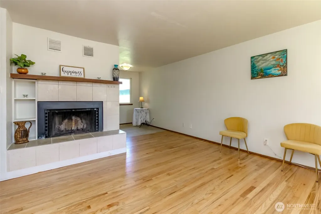 759 3rd Avenue N Kent WA 98032