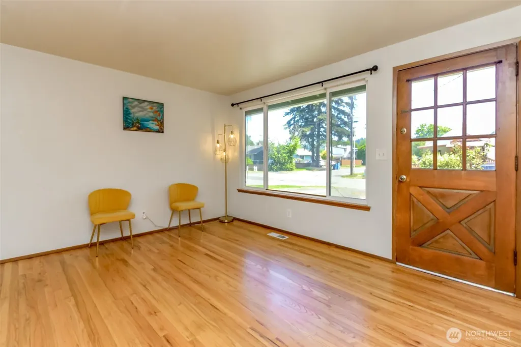 759 3rd Avenue N Kent WA 98032