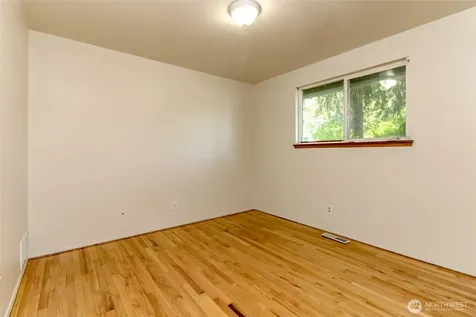 759 3rd Avenue N Kent WA 98032
