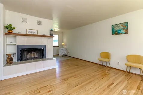 759 3rd Avenue N Kent WA 98032