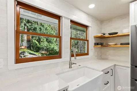 7238 Lakemont Boulevard SE Bellevue WA 98006