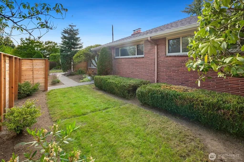 2904 W Tilden Street Seattle WA 98199