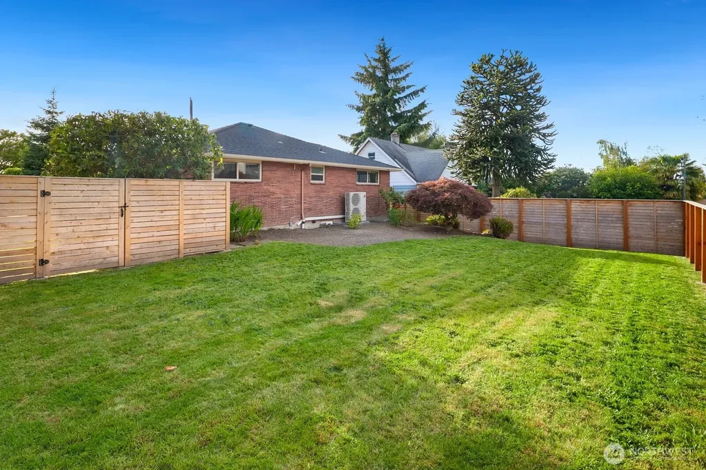 2904 W Tilden Street Seattle WA 98199