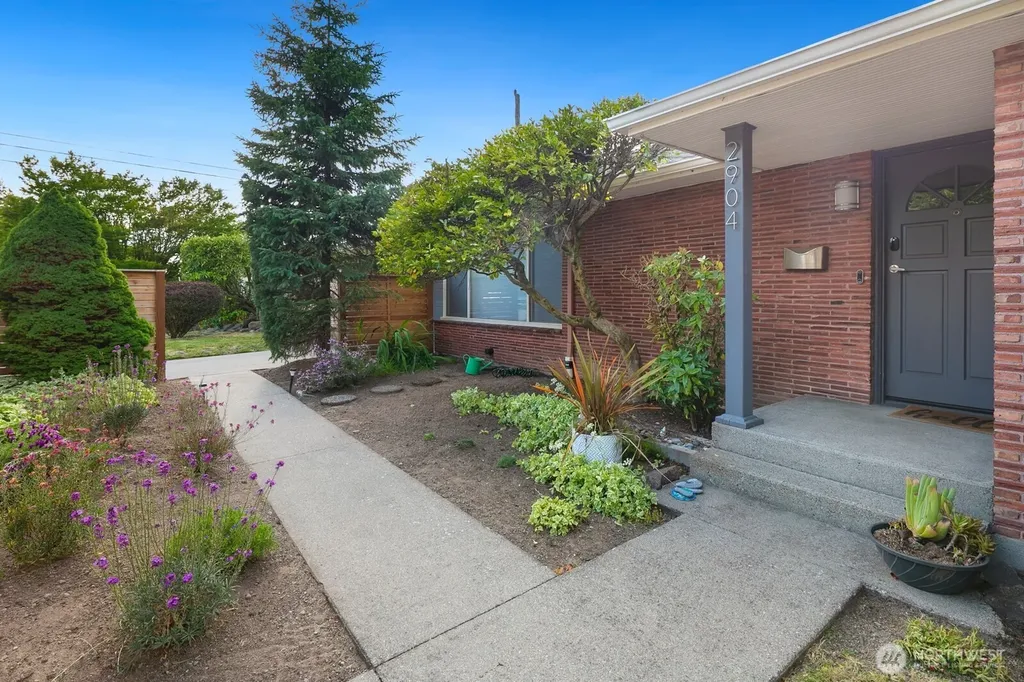 2904 W Tilden Street Seattle WA 98199