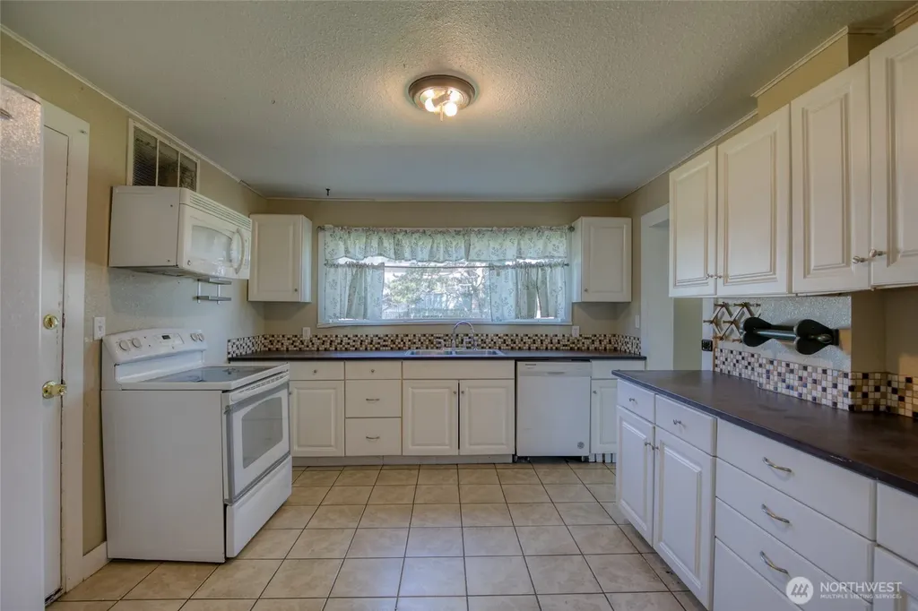 2311 Aberdeen Avenue Hoquiam WA 98550