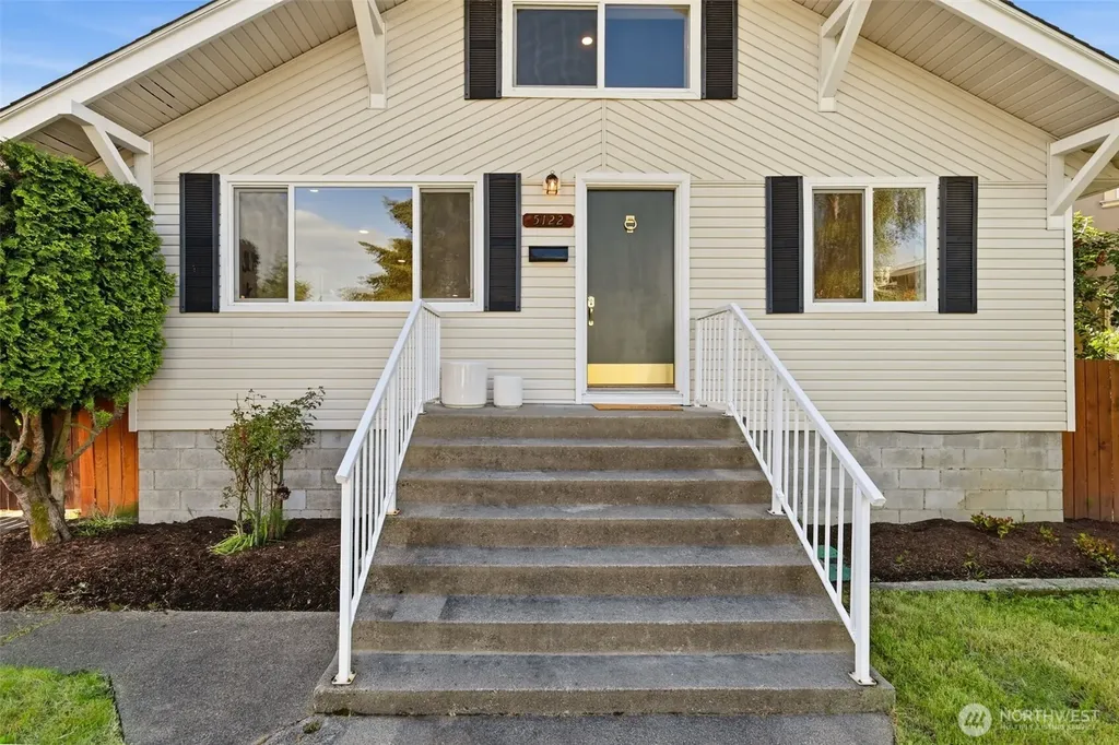 5122 N Shirley Street Ruston WA 98407