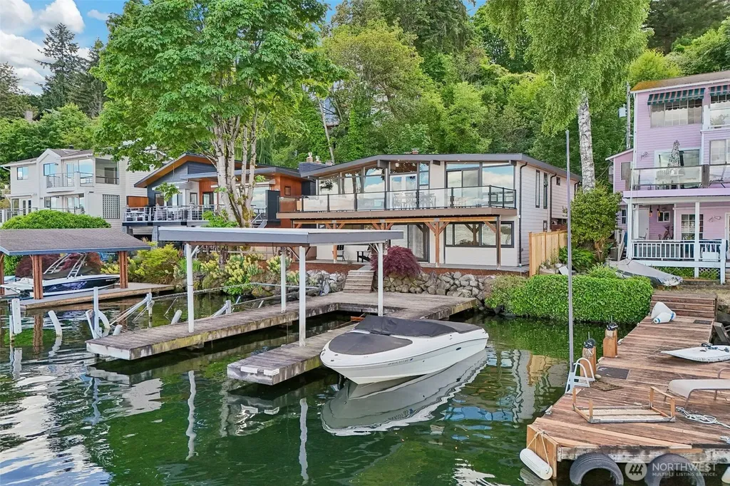 12582 Riviera Place NE Seattle WA 98125