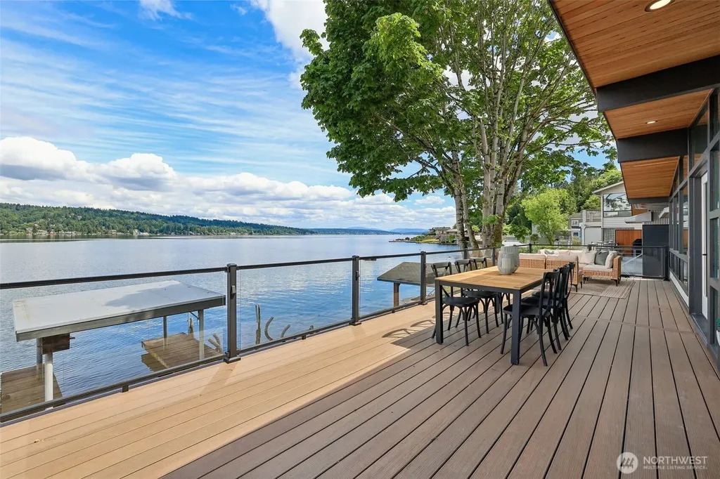 12582 Riviera Place NE Seattle WA 98125