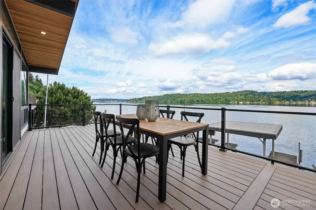 12582 Riviera Place NE Seattle WA 98125