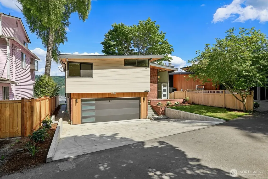 12582 Riviera Place NE Seattle WA 98125