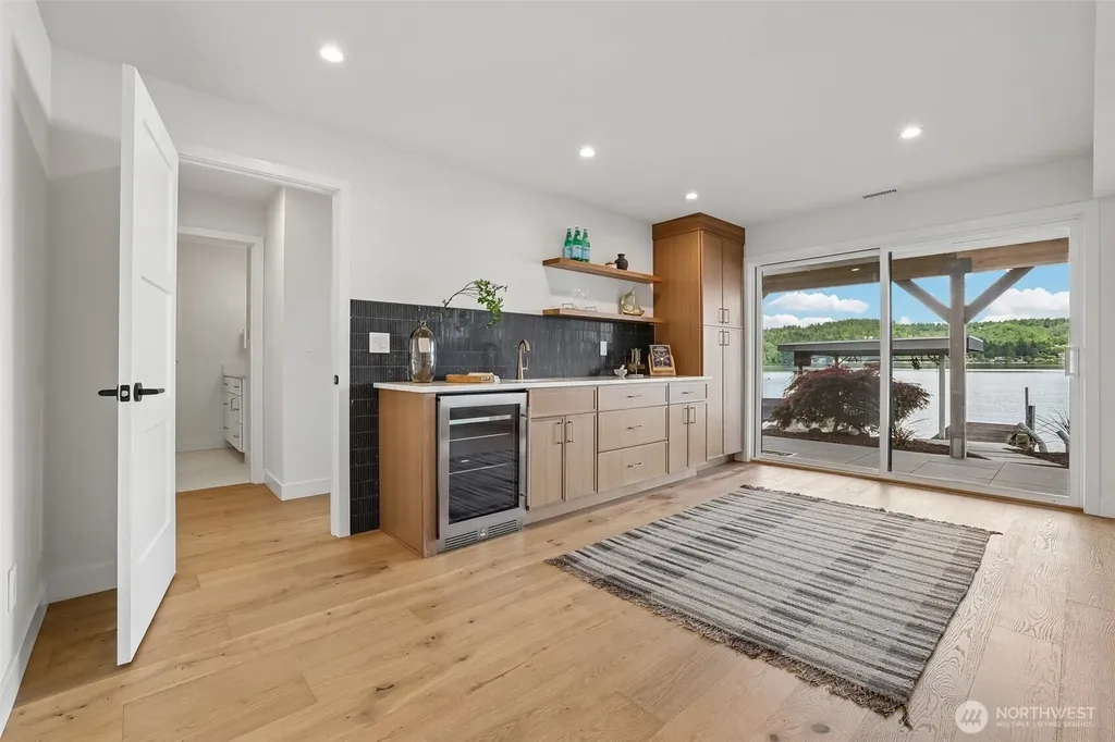 12582 Riviera Place NE Seattle WA 98125