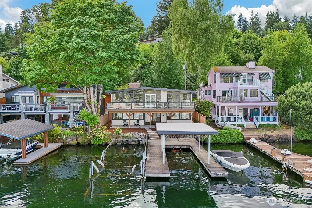12582 Riviera Place NE Seattle WA 98125