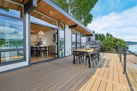 12582 Riviera Place NE Seattle WA 98125