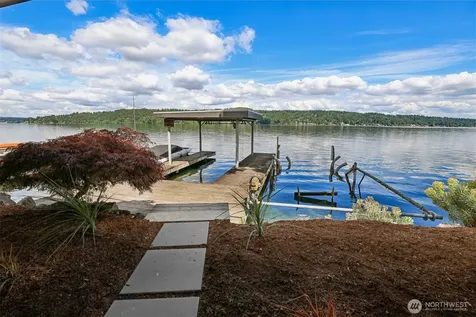 12582 Riviera Place NE Seattle WA 98125